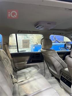 تۆیۆتا لاند کروزەر